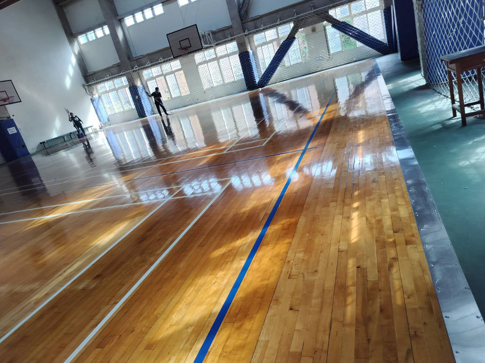 羽球場籃球場地板維護清潔