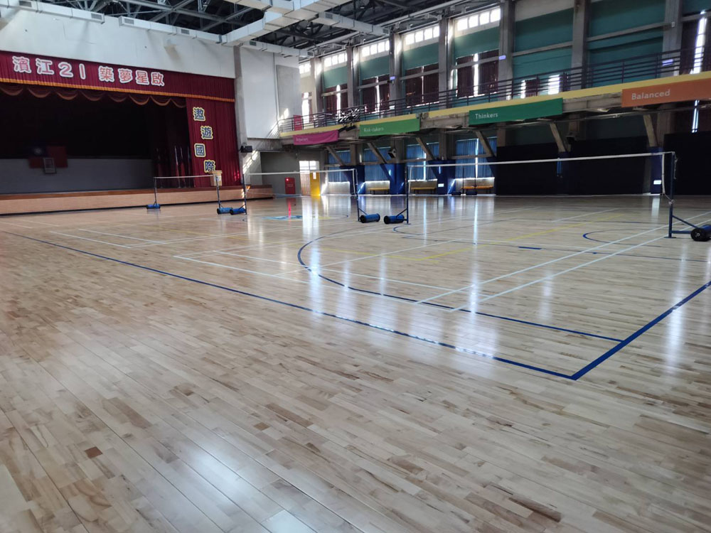 羽球場籃球場地板維護清潔